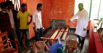 নোয়াখালীতে গ্রাম আদালতে হামলা, সহকারী আহত