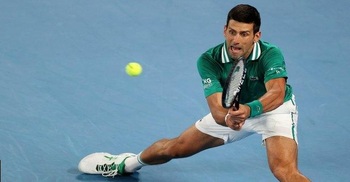 Djokovic beats Zverev to reach semis