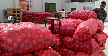 India allows export of 25,000 tonnes of onions to Bangladesh