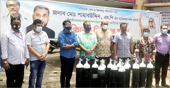 মৌলভীবাজারে অক্সিজেন ও অর্থসহায়তা পরিবেশমন্ত্রীর