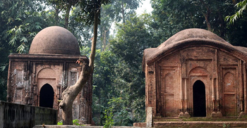 চারশ বছরের পুরোনো ইবাদতখানা