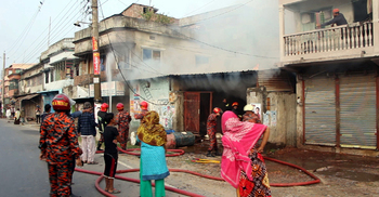 আ.লীগ নেতার দাফন শেষে সমর্থকদের তাণ্ডব, ওসিসহ আহত ২৫
