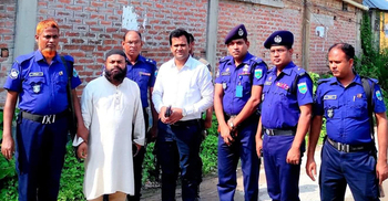 কাজি জরিমানা গুনলেন অর্ধলাখ, পালালেন বর