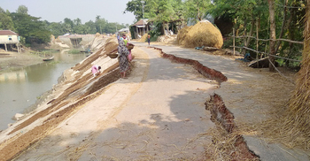 ৬ মাসেই ধসে পড়ল ১২ কোটি টাকার সড়ক