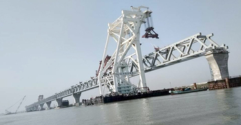 পদ্মা সেতুতে বসলো ২৭তম স্প্যান