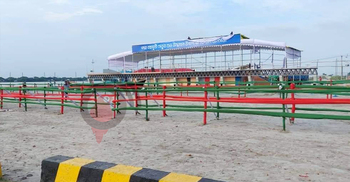 উৎসব উদযাপনে প্রস্তুত হচ্ছে পদ্মাপাড়