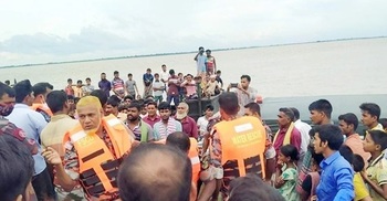 Four dead after boat capsizes in Padma River