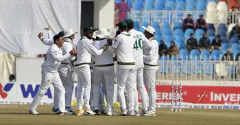 Yasir Shah four-for takes dominant Pakistan to innings win