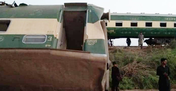 30 killed as passenger trains collide in Pakistan