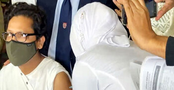 Palak, 124 others receive COVID vaccines at BSMMU