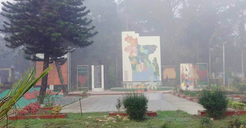 শীতে কাবু পঞ্চগড়, দুর্ভোগে খেটে খাওয়া মানুষ