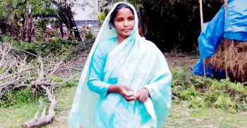 কৃষিকাজ করে এক মেয়েকে শিক্ষক আরেক মেয়েকে ব্যাংকার বানালেন মা