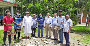 মুক্ত আকাশে উড়ল ভিন্ন প্রজাতির ১৩ পাখি