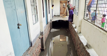 ছাত্রাবাসের মেঝে দেবে ৮ ছাত্র আহত, তদন্ত কমিটি