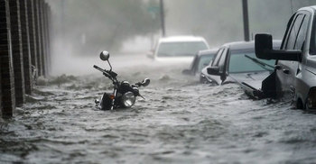 1 dead, hundreds rescued after Hurricane Sally