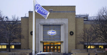 US allows emergency COVID-19 vaccine in bid to end pandemic