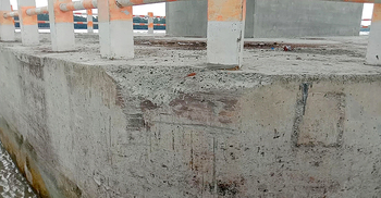 পিরোজপুরে বঙ্গমাতা সেতুর পিলারে ধাক্কা, কার্গো আটক