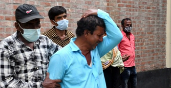 দুই পক্ষের গোলাগুলিতে ৮ মামলার আসামি নিহত