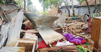 হবিগঞ্জে দুই মিনিটের ঘূর্ণিঝড়ে লন্ডভন্ড শতাধিক ঘরবাড়ি