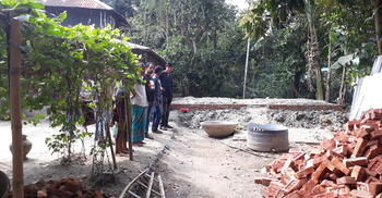 হতদরিদ্রের ঘর নির্মাণ হচ্ছে ইউপি সদস্যের বাড়িতে