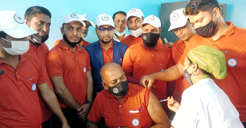 টিকা কেন্দ্রে বাড়ছে ভিড়, বুথ বাড়ানোর দাবি