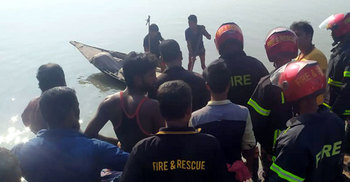 সন্ধ্যা নদীতে নৌকা ডুবে পিইসি পরীক্ষার্থী নিখোঁজ