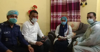 সেই নারী চিকিৎসককে বাসায় পৌঁছে দিল পুলিশ