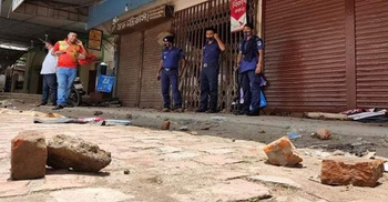 কুষ্টিয়ায় গুলি করে ৩ জনকে হত্যা : পিস্তলসহ আটক এএসআই