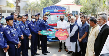 পুলিশকে পিকআপ ভ্যান দিলেন যুবলীগ নেতা