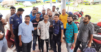 পুলিশকে ধাক্কা মেরে পালানো আসামি গ্রেফতার