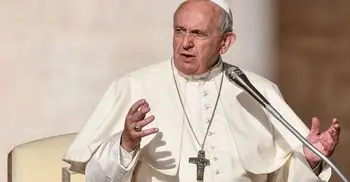 Pope appoints woman to senior role
