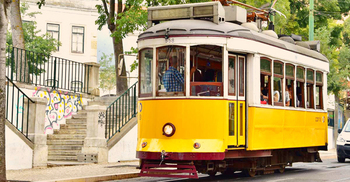 লিসবনের ঐতিহ্যবাহী বাহন ট্রাম ২৮