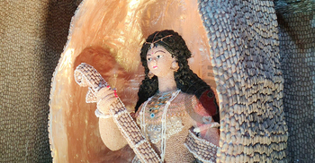 বাদামের খোসায় সরস্বতী পূজার মণ্ডপ-প্রতিমা