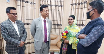 ভালোবাসা দিবসে স্বামীকে নিয়ে ডিসির বাসভবনে হাজির সেই পিয়ারা