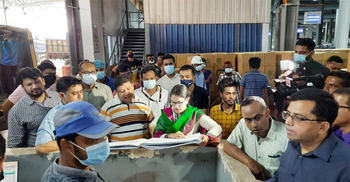 রূপগঞ্জে ২ সয়াবিন তেল কারখানায় অভিযান