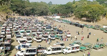 সাজেকের রাস্তায় রাত কাটালেন পর্যটকরা