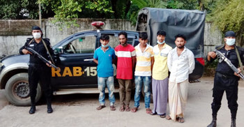 কক্সবাজারে র‌্যাবের অভিযানে ইয়াবা ও সিএনজিসহ আটক ৫