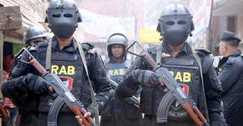 নীলফামারীতে জঙ্গি আস্তানা সন্দেহে বাড়ি ঘিরে র‌্যাবের অভিযান