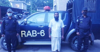 চুয়াডাঙ্গায় অস্ত্র-গুলিসহ হত্যা মামলার আসামি গ্রেফতার