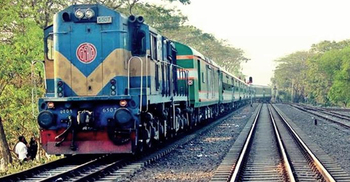 ১১ ঘণ্টাতেও স্বাভাবিক হয়নি ঢাকা-উত্তরবঙ্গ রেল যোগাযোগ