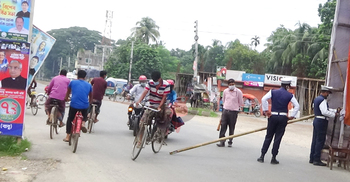 রাজবাড়ীতে চলছে ঢিলেঢালা লকডাউন