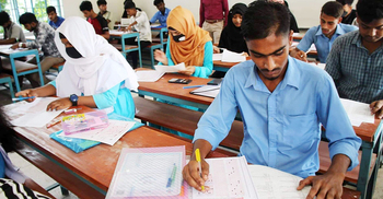 বাবার মরদেহ বাড়িতে রেখে পরীক্ষায় বসলো রানা