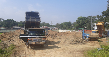 জাগো নিউজে সংবাদ প্রকাশের পর শিল্প গবেষণা ভবনের মাটি ভরাট বন্ধ