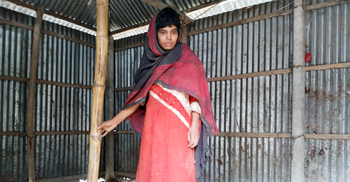 ৮ বছর ধরে শিকলে বাঁধা রেনুকার জীবন