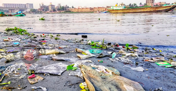 বর্জ্যে ‘বিষাক্ত’ শীতলক্ষ্যায় অস্তিত্ব হারাচ্ছে জলজ প্রাণী