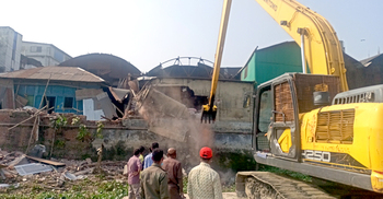 শীতলক্ষ্যার পশ্চিম তীরে ২৬ অবৈধ স্থাপনা উচ্ছেদ