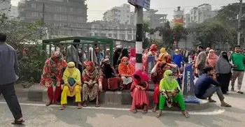 RMG workers withdraw Shyamoli road blockade