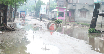 এক সড়কের বেহাল দশায় ভোগান্তিতে ২৫ গ্রামের মানুষ