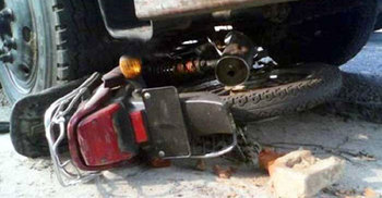 ব্রাহ্মণবাড়িয়ায় ট্রাকচাপায় মোটরসাইকেল আরোহী নিহত