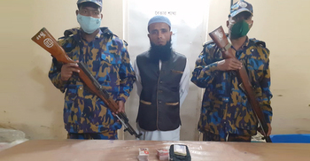 ৭০টি সিমসহ রোহিঙ্গা আটক